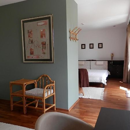Csiki Apartman Budaörs Habitación foto