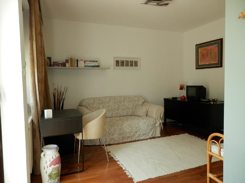 Csiki Apartman Budaörs Habitación foto